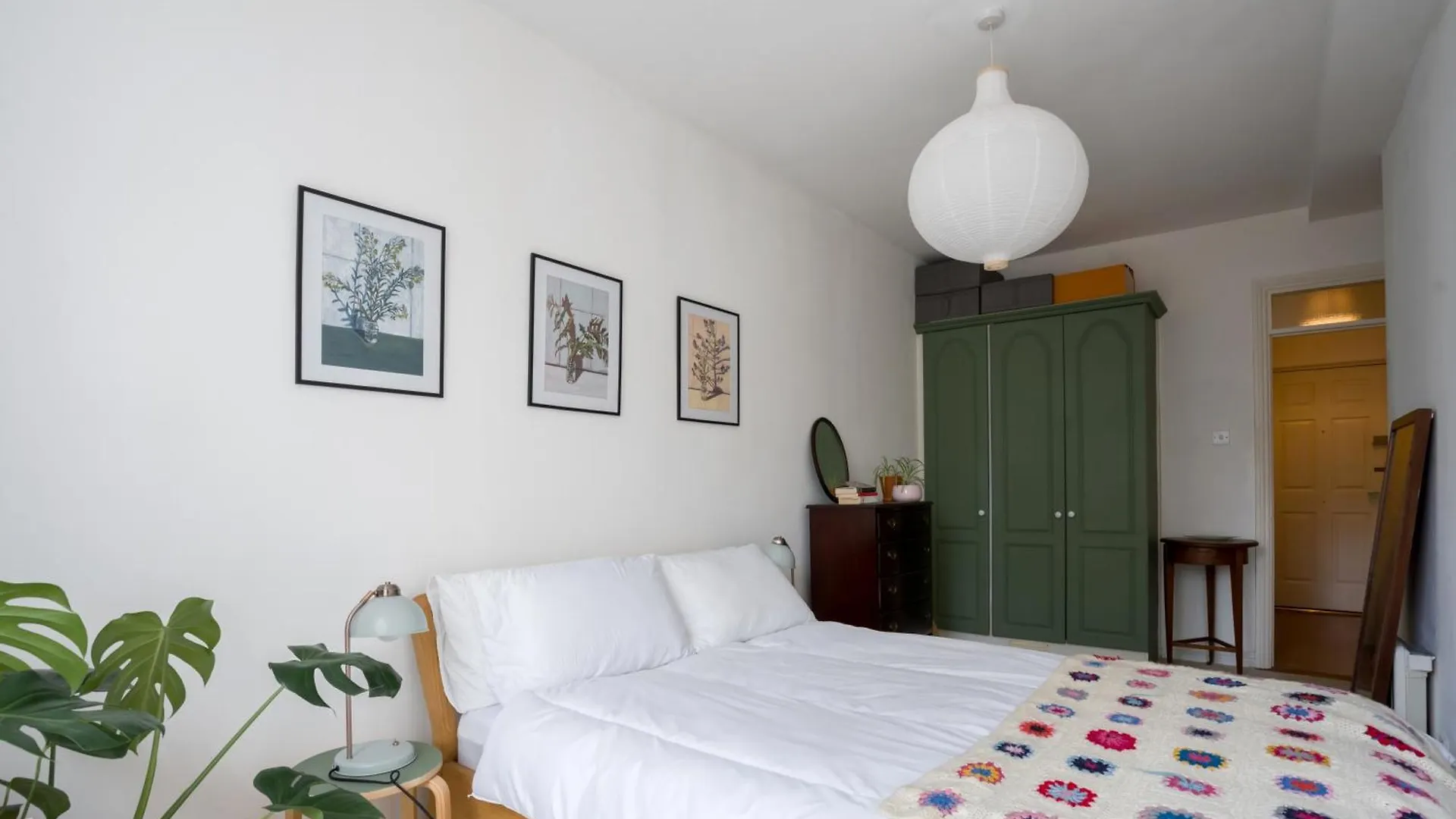 Bright & Stylish 1Bd Flat - Temple Bar Hotel Dublin 0*,  Ireland